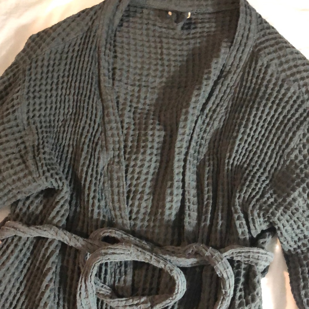Bathen One size short robe with tie